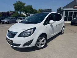 Weiß Gebraucht 2012 Opel Meriva Innovation Van / Kleinbus | 7.750 € (Fairer Preis)