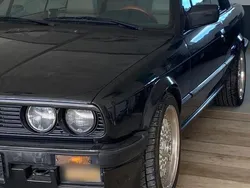 Schwarz Gebraucht 1987 BMW 325 Cabriolet Basis Cabrio | 14.500 €