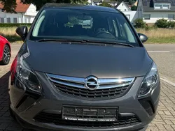 Grau Gebraucht 2016 Opel Zafira Tourer Selection Van / Kleinbus | 7.490 € (Guter Preis)