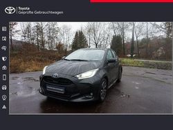 Mysticschwarz mica Gebraucht 2022 Toyota Yaris Hybrid Basis Limousine | 19.490 € (Fairer Preis)