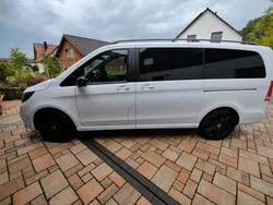 Weiß Gebraucht 2021 Mercedes V300 Van / Kleinbus | 65.000 €