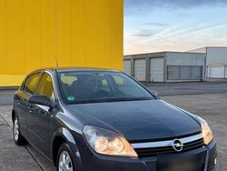 Blau Gebraucht 2006 Opel Astra Kleinwagen | 2.500 €