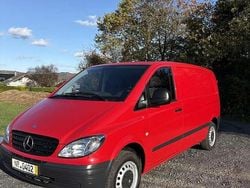 Rot Gebraucht 2009 Mercedes Vito Kombi | 5.700 € (Guter Preis)