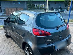 Grau Gebraucht 2007 Mitsubishi Colt Kleinwagen | 2.250 € (Etwas zu teuer)