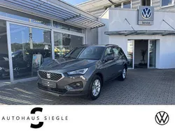 Delfingrau (metallic) Gebraucht 2024 Seat Tarraco Style SUV | 31.940 € (Superpreis)