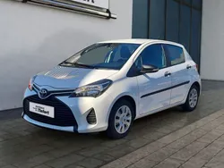 Weiß Gebraucht 2016 Toyota Yaris Limousine | 6.980 € (Fairer Preis)