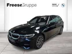 Black sapphire Gebraucht 2022 BMW 320 M Sport Kombi | 36.990 € (Fairer Preis)