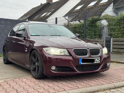 Rot Gebraucht 2008 BMW 325 Limousine | 7.470 € (Teuer)