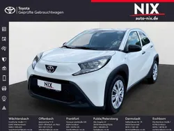 Schneeweiß Gebraucht 2022 Toyota Aygo Kleinwagen | 13.298 € (Fairer Preis)