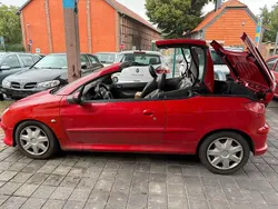 Rot Gebraucht 2004 Peugeot 206 CC Platinum Cabrio | 1.550 € (Superpreis)