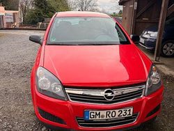 Rot Gebraucht 2009 Opel Astra Innovation Limousine | 3.200 € (Fairer Preis)