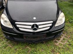 Schwarz Gebraucht 2005 Mercedes B170 Van / Kleinbus | 2.600 € (Etwas zu teuer)
