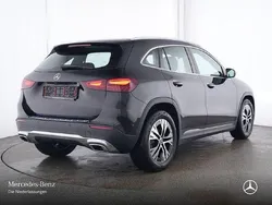 Kosmosschwarz Gebraucht 2024 Mercedes GLA200 Progressive SUV | 37.990 € (Guter Preis)