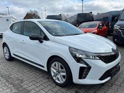 Weiß Gebraucht 2024 Renault Clio V Evolution Kleinwagen | 15.490 € (Guter Preis)