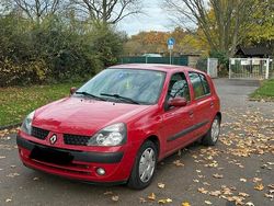 Rot Gebraucht 2002 Renault Clio II Kleinwagen | 2.000 € (Etwas zu teuer)