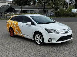 Weiß Gebraucht 2014 Toyota Avensis Executive Kombi | 3.999 € (Superpreis)