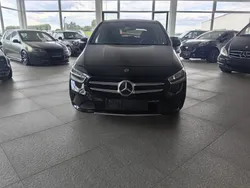 Schwarz Gebraucht 2020 Mercedes B180 Van / Kleinbus | 15.950 € (Fairer Preis)