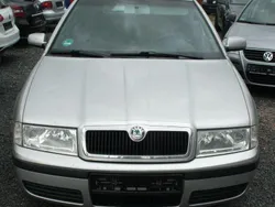 Silber Gebraucht 2003 Skoda Octavia Elegance Kombi | 1.250 € (Guter Preis)