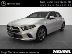 Iridiumsilber metallic Gebraucht 2020 Mercedes A250 Style Limousine | 22.900 € (Superpreis)