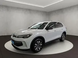 Pure white Gebraucht 2024 VW Tiguan Life SUV | 41.900 € (Superpreis)