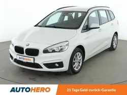 Weiß Gebraucht 2017 BMW 216 Gran Tourer Advantage Van / Kleinbus | 13.180 € (Fairer Preis)