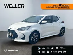 Weiss Gebraucht 2023 Toyota Yaris Hybrid Team Kleinwagen | 19.990 € (Fairer Preis)