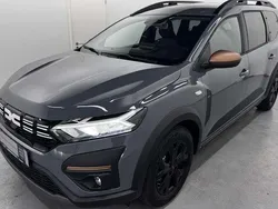 Grau Gebraucht 2025 Dacia Jogger Extreme Kombi | 23.680 € (Etwas zu teuer)