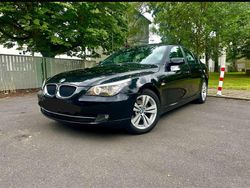Schwarz Gebraucht 2009 BMW 520 Sport Line Limousine | 9.900 €