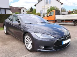 Grau Gebraucht 2015 Tesla Model S Limousine | 20.000 €