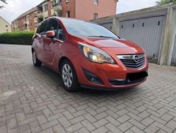 Rot Gebraucht 2012 Opel Meriva Innovation Van / Kleinbus | 3.450 € (Superpreis)