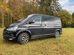Schwarz Gebraucht 2017 VW T6 Van | 28.500 € (Teuer)