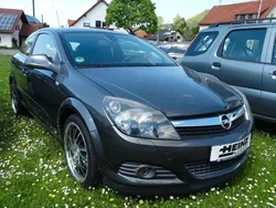 Grau Gebraucht 2009 Opel Astra GTC Innovation Kombi | 3.280 € (Guter Preis)