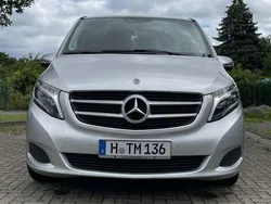 Grau Gebraucht 2018 Mercedes V220 Edition Van / Kleinbus | 28.990 € (Guter Preis)