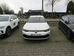 Weiß Gebraucht 2024 VW Golf VIII R-line Limousine | 32.950 € (Fairer Preis)