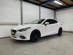 Weiß Gebraucht 2015 Mazda 3 Sports-Line Limousine | 9.999 € (Fairer Preis)
