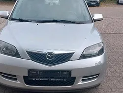 Silber Gebraucht 2005 Mazda 2 Limousine | 1.500 € (Guter Preis)