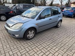 Blau Gebraucht 2005 Ford Fiesta Ghia Limousine | 749 € (Superpreis)