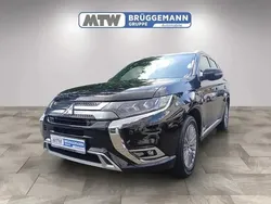 P) (schwarz Gebraucht 2020 Mitsubishi Outlander P-HEV SUV | 20.480 € (Fairer Preis)