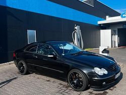 Schwarz Gebraucht 2003 Mercedes CLK200 Coupé | 3.000 €