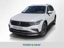 Oryxweiß perlmutteffekt Gebraucht 2024 VW Tiguan Move SUV | 30.440 € (Superpreis)