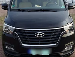 Schwarz Gebraucht 2019 Hyundai H-1 Premium Van / Kleinbus | 24.500 €