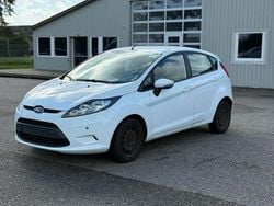 Weiß Gebraucht 2011 Ford Fiesta Trend Kleinwagen | 1.290 € (Superpreis)