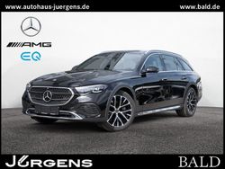 Schwarz obsidianschwarz metall Gebraucht 2024 Mercedes E300 Limousine | 58.490 € (Etwas zu teuer)