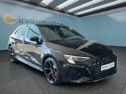 Schwarz Gebraucht 2024 Audi RS3 Sportback Kleinwagen | 60.299 € (Fairer Preis)