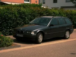 Grau Gebraucht 1998 BMW 318 Performance Kombi | 3.299 € (Fairer Preis)