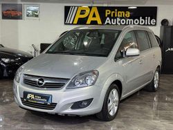 Silber Gebraucht 2011 Opel Zafira Design Edition Van / Kleinbus | 3.999 € (Fairer Preis)