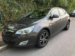 Grau Gebraucht 2010 Opel Astra Limousine | 3.250 € (Guter Preis)