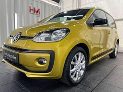 Gelb Gebraucht 2017 VW up! CLUB Kleinwagen | 8.888 € (Guter Preis)