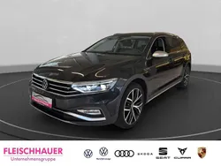 Grau Gebraucht 2023 VW Passat Alltrack Kombi | 32.980 € (Fairer Preis)