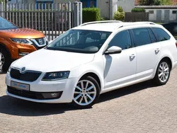 Weiß Gebraucht 2014 Skoda Octavia Elegance Kombi | 8.390 € (Etwas zu teuer)